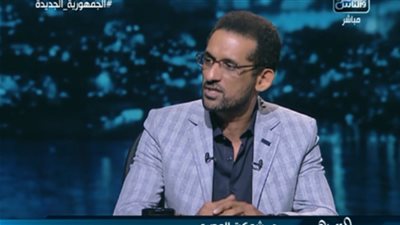 أستاذ نقد أدبي يكشف عن ترشيحات لأفضل الكتب في القاهرة للكتاب