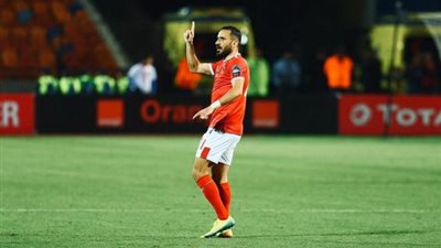 عاجل - علي معلول يُهدر ضربة جزاء للأهلي أمام بيراميدز (فيديو)