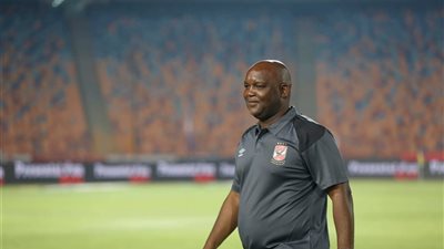 موسيماني يُقرر الإطاحة بنجمي الأهلي