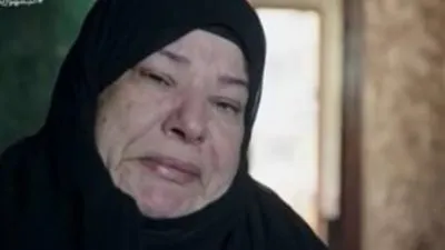 والدة الشهيد الصحفي صلاح حسن بعد ظهورها في فيلم القرار: 