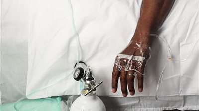 جنوب إفريقيا يسجل رقماً قياسياً جديداً في الاصابات بكوفيد -19 يومياً