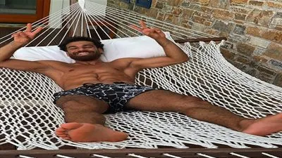 قبل الاستعداد للموسم الجديد.. محمد صلاح يستعرض عضلاته