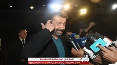 كريم عبدالعزيز: شخصية 