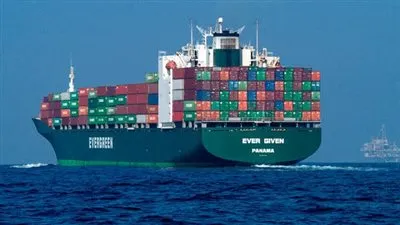 بعد انتهاء التسوية.. تفاصيل الإفراج عن السفينة إيفر جيفن من قناة السويس