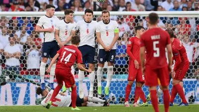 شاهد - الدنمارك تضرب شباك إنجلترا بهدف من طراز عالمي (يورو 2020)