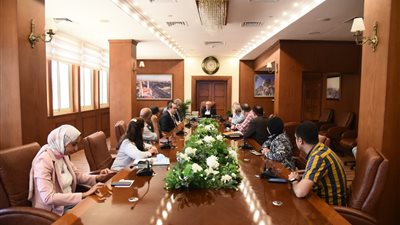 محافظ بورسعيد يناقش آليات تحديث المخطط الاستراتيجي العام (صور)