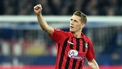 غياب نيلس بيترسن عن فرايبورج 6 أسابيع بسبب الإصابة