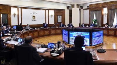 زيادة نسبة إشغال الفنادق والمطاعم وإنتاج لقاح كورونا.. أبرز نشاطات الحكومة في أسبوع