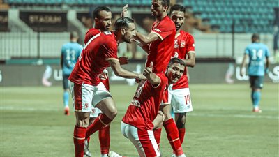 عاجل.. العروض تنهال على نجم الأهلي 