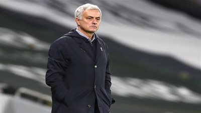 مورينيو يجبر نجم روما على الرحيل