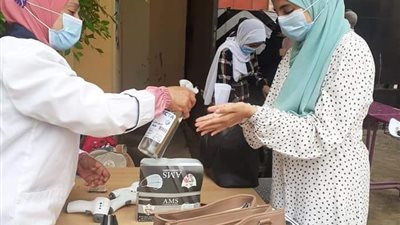 توافد طلاب القسم العلمي على لجان امتحانات الثانوية بكفر الشيخ (صور)