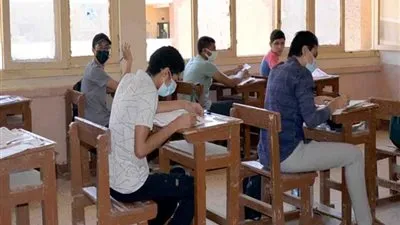 الفرنساوي يرسم البهجة علي طلبة الثانوية العامة علمي بالقليوبية