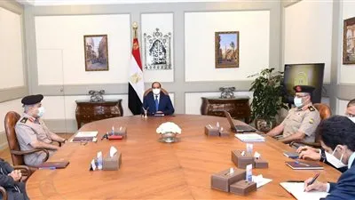 عاجل.. السيسي يتابع جهود الدولة في تطوير مركبات النقل العام والثقيل 