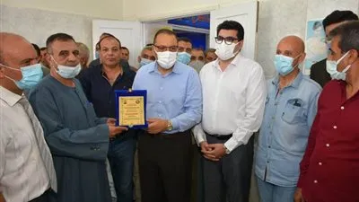 محافظ الشرقية يفتتح قسم العلاج الطبيعي بوحدة طب الأسرة بقرية الزرزورية 