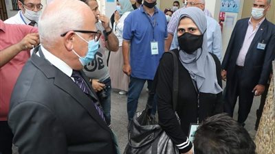 محافظ بورسعيد يتفقد وحدة طب أسرة الحى الإماراتى 