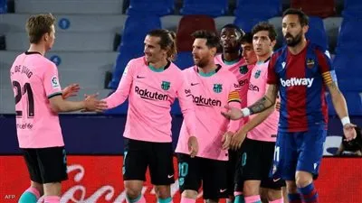 ميسي وبرشلونة.. آخر تطورات أزمة التجديد بين الطرفين