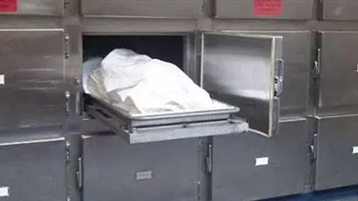 انتداب الطب الشرعي في واقعة العثور على جثة ملقاة داخل صندوق قمامة بالسلام 