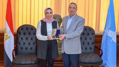 محافظ الإسكندرية يكرم متدربي 