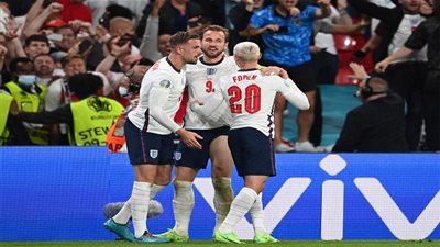 وست هام يونايتد يحصن نجمه من العروض المغرية