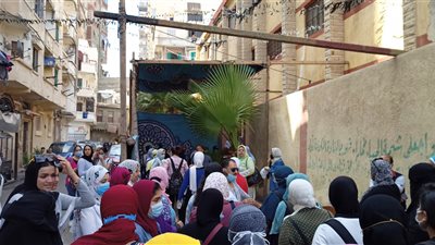 تباين أراء طلاب الثانوية العامة بالإسكندرية حول الكيمياء