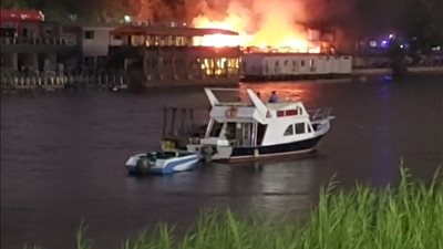 عاجل.. الحماية المدنية بالجيزة ترفع حالة الطوارئ لإخماد حريق عائمة الزمالك