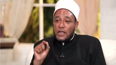 داعية: لا يوجد ما يمنع شرعًا من توزيع الأضحية بالكامل على الفقراء (فيديو)