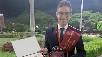 عبدالرحمن يوسف.. ابن نجع حمادي يحصل على المركز الثاني بمسابقة الطالب المثالي 