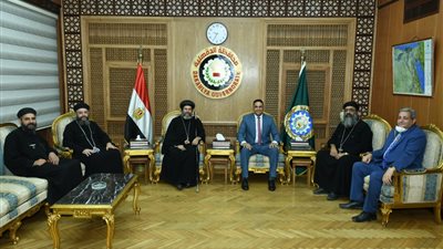 أسقفا المنصورة وميت غمر يهئنان محافظ الدقهلية بعيد الأضحى