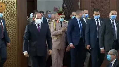 السيسي يصل لمسجد مدينة العلمين الجديدة لأداء صلاة عيد الأضحى