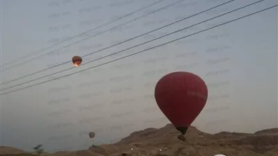 فرحة عيد الأضحى تصل للسماء.. انطلاق رحلات البالون الطائر في الأقصر (صور)