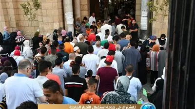 اختفاء للإجراءات الاحترازية.. الآلاف يؤدون صلاة عيد الأضحى من مسجد عمرو بن العاص (صور)