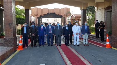 محافظ بورسعيد يزور مديرية الأمن ويهنئ رجال الشرطة بعيد الأضحى 