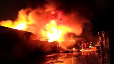 حريق هائل بمحل قطع غيار في باب الشعرية 