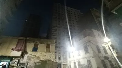 لجنة هندسية تعاين عقار 