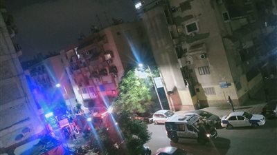 اندلاع حريق بأحد معارض السلع والأدوات المنزلية بشارع النهضة ببورسعيد (صور)