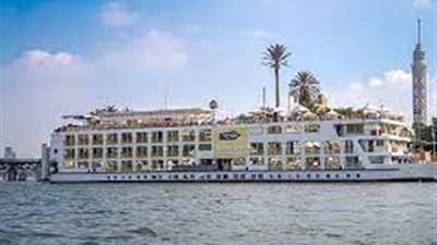 إيقاف وغلق لإحدى المنشآت السياحية العائمة لهذا السبب 