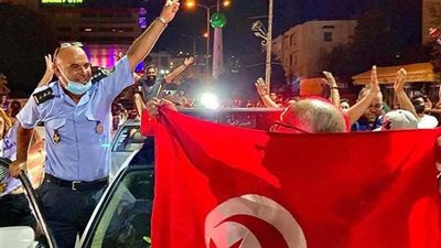 إعلامية تونسية: الغنوشي فقد السند الدولي.. وقرارات 