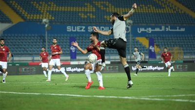 عاجل.. إصابة كارثية تضرب نجم الأهلي السابق