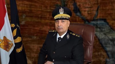 وزير الداخلية يجدد الثقة في قائد معسكر قوات أمن بنها