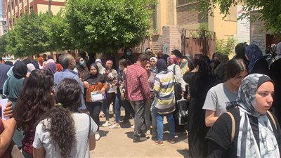 طلاب الأدبي بالدقهلية يؤدون اليوم امتحان الإنجليزي في 164 لجنة 