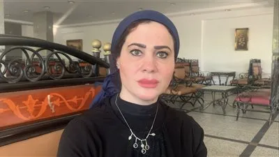 نجلة عم طبيبة الدقهلية المقتولة: زوجها طعنها على سجادة الصلاة وهرب