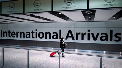 إنجلترا تلغي الحجر الصحي لزوار الاتحاد الأوروبي والولايات المتحدة 