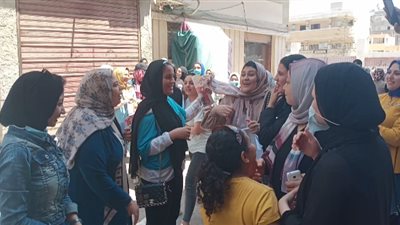 طالبات بدمنهور يطلقن الزغايد عقب امتحان الإنجليزي (فيديو وصور)