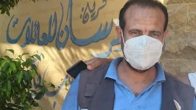 مسعف يجري عملية ولادة داخل سيارة إسعاف.. والأب: 