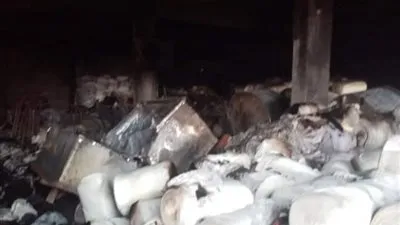 السيطرة على حريق اندلع بمصنع الصباغة بشبرا الخيمة (صور)