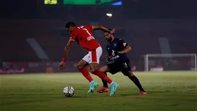 موقف الأهلي من تأجيل الدوري المصري