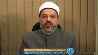 الإفتاء توضح حكم صلاة الرجل بالملابس الداخلية