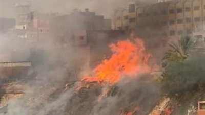 محاولات للسيطرة على حريق إسطبل عنتر بمصر القديمة