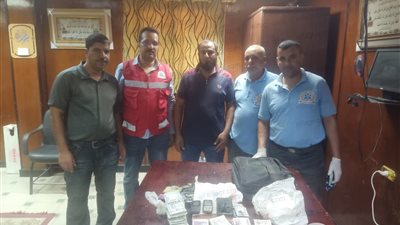 مسعف يعثر على 75 ألف جنيه و3 تليفونات أثناء حادث في الفيوم 