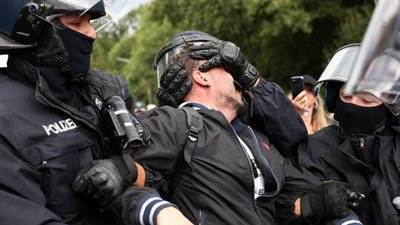 توقيف أكثر من 500 محتج على قيود كورونا في برلين